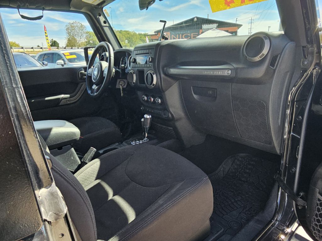 Photo 14 of this JEEP WRANGLER