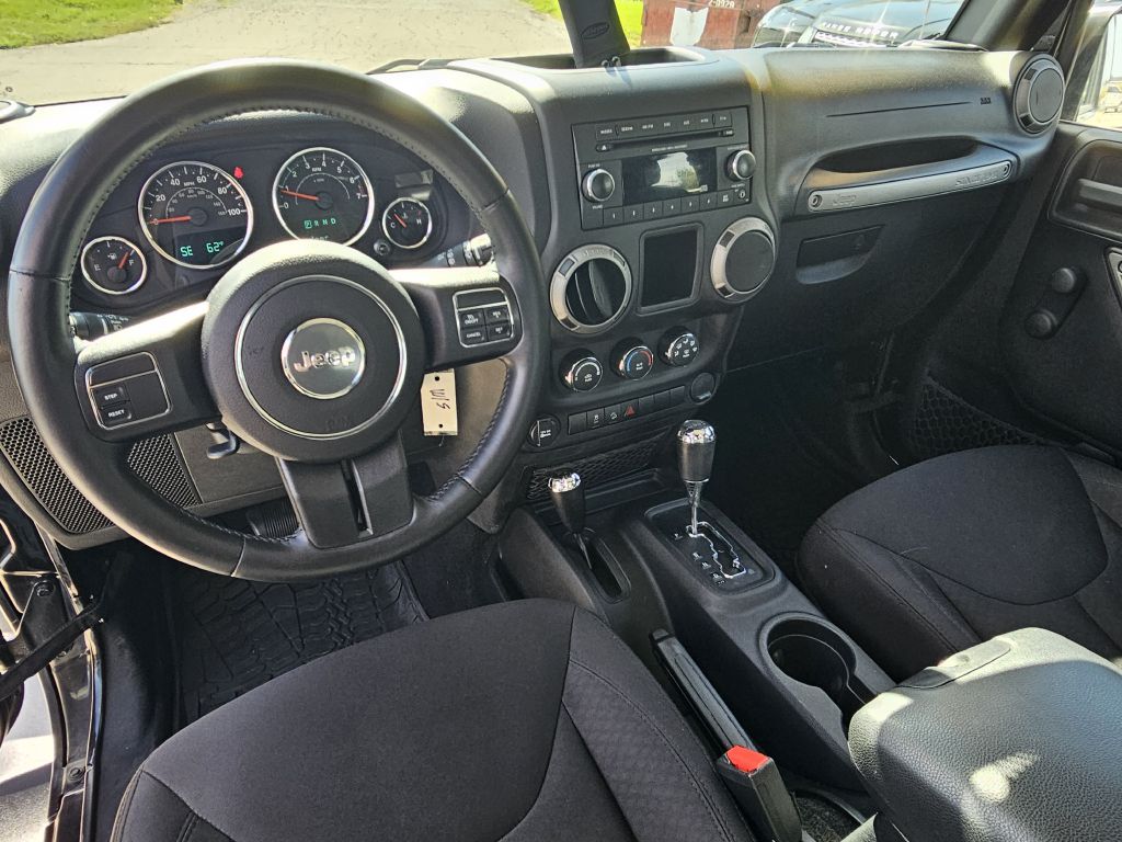 Photo 18 of this JEEP WRANGLER
