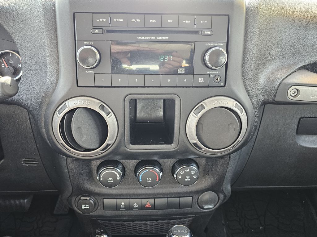 Photo 24 of this JEEP WRANGLER