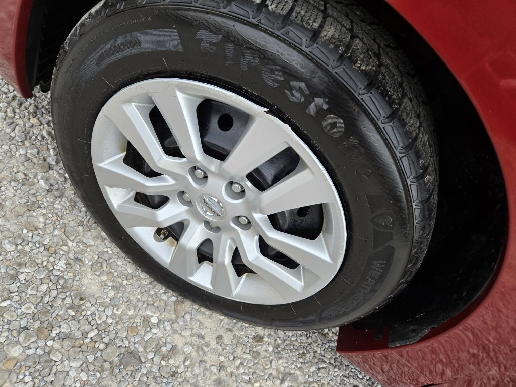 Photo 10 of this NISSAN ALTIMA