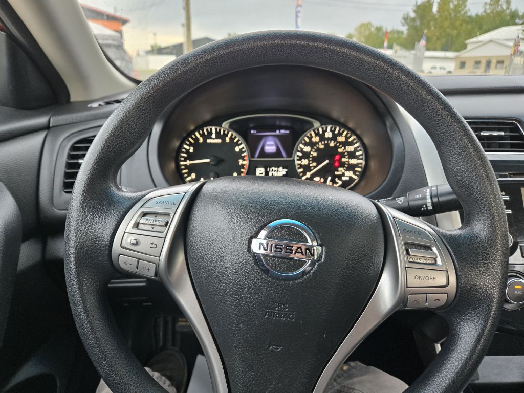 Photo 14 of this NISSAN ALTIMA