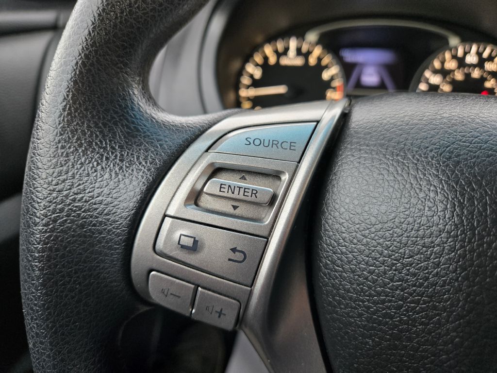 Photo 16 of this NISSAN ALTIMA