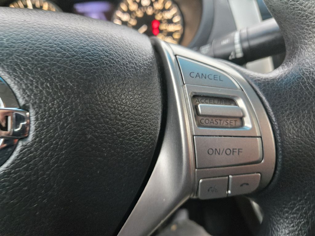 Photo 17 of this NISSAN ALTIMA