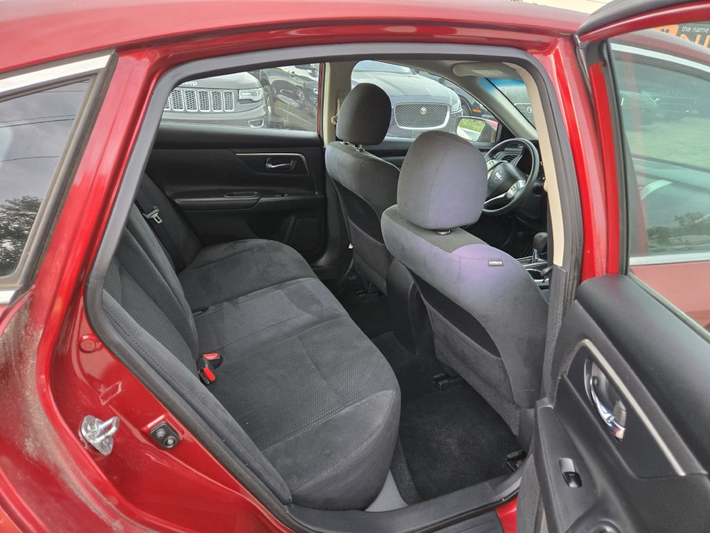 Photo 23 of this NISSAN ALTIMA