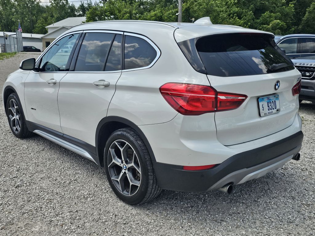 Photo 3 of this BMW X1