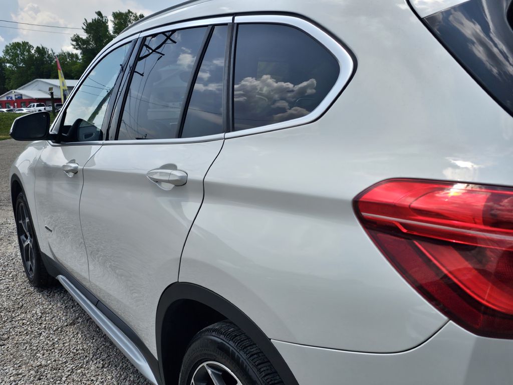Photo 12 of this BMW X1