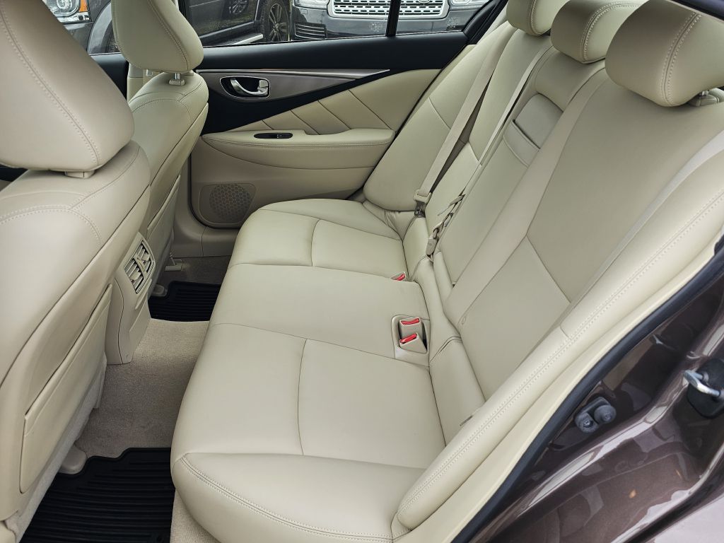 Photo 12 of this INFINITI Q50
