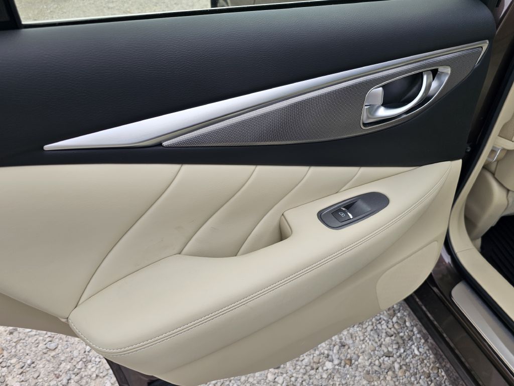 Photo 14 of this INFINITI Q50
