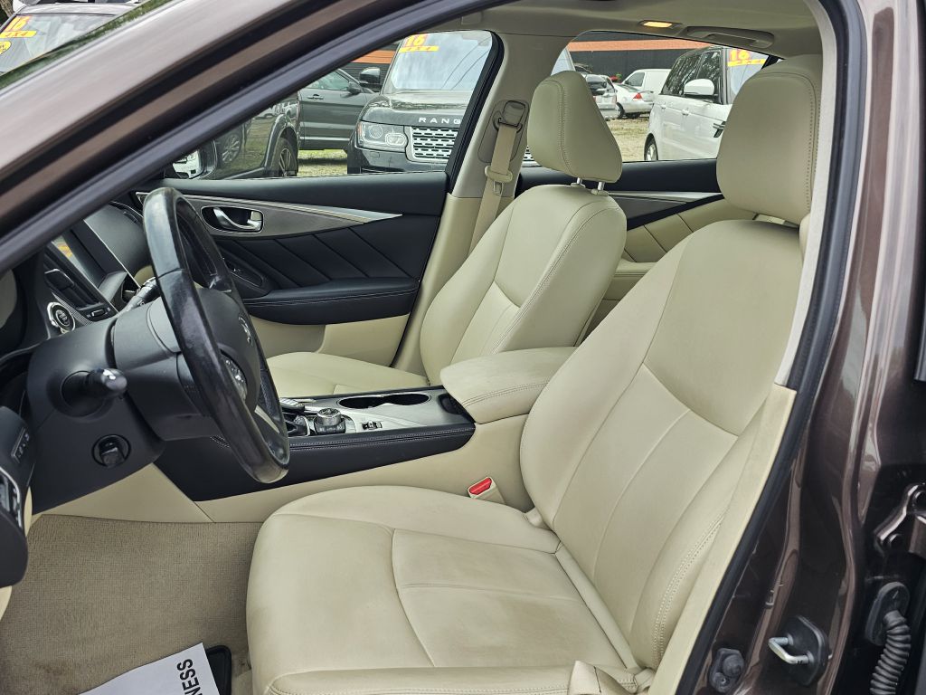Photo 16 of this INFINITI Q50