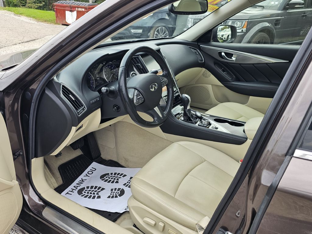 Photo 17 of this INFINITI Q50