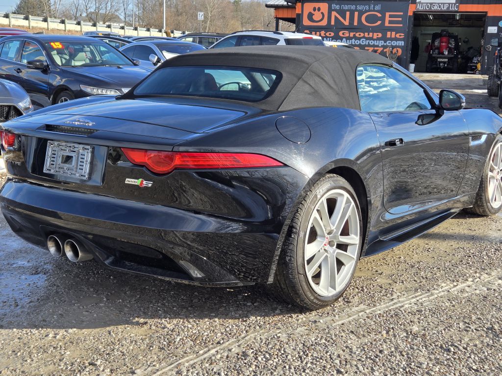 Photo 5 of this JAGUAR F-TYPE