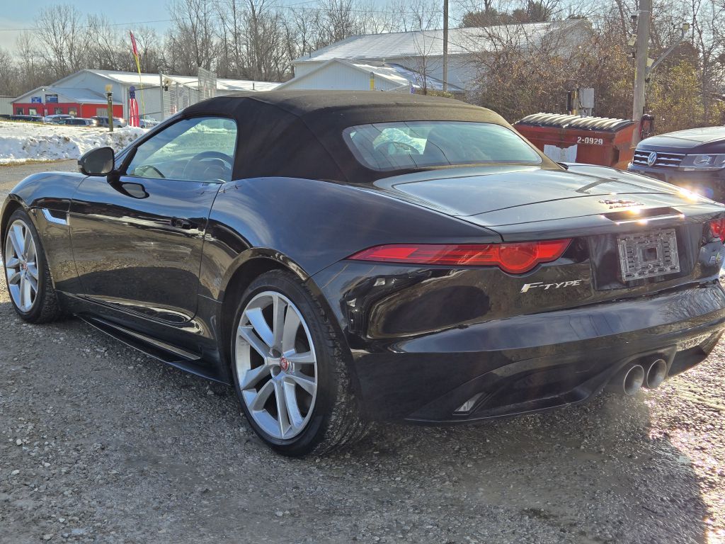 Photo 7 of this JAGUAR F-TYPE