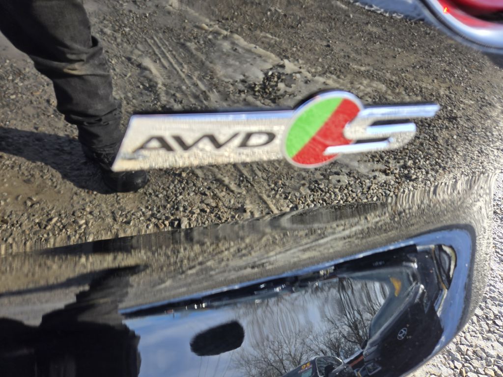 Photo 12 of this JAGUAR F-TYPE