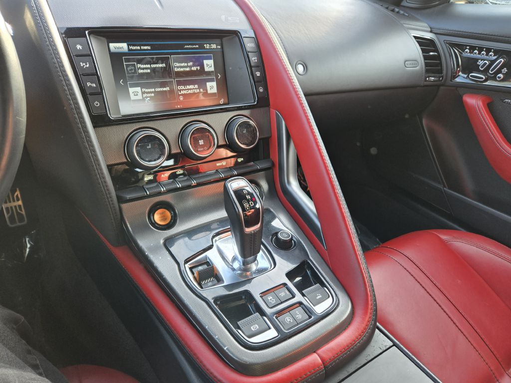 Photo 21 of this JAGUAR F-TYPE