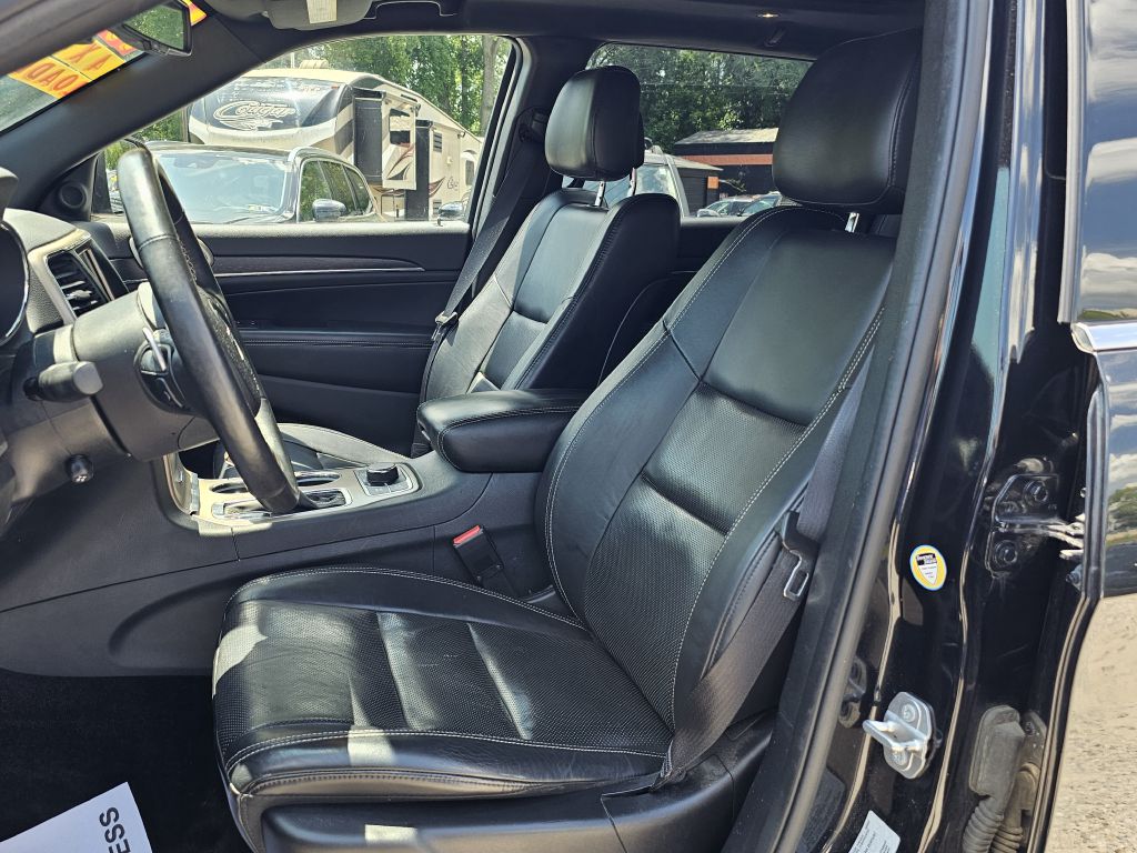 Photo 16 of this JEEP GRAND CHEROKEE
