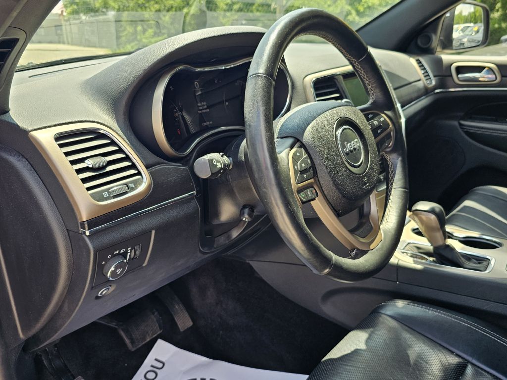 Photo 18 of this JEEP GRAND CHEROKEE
