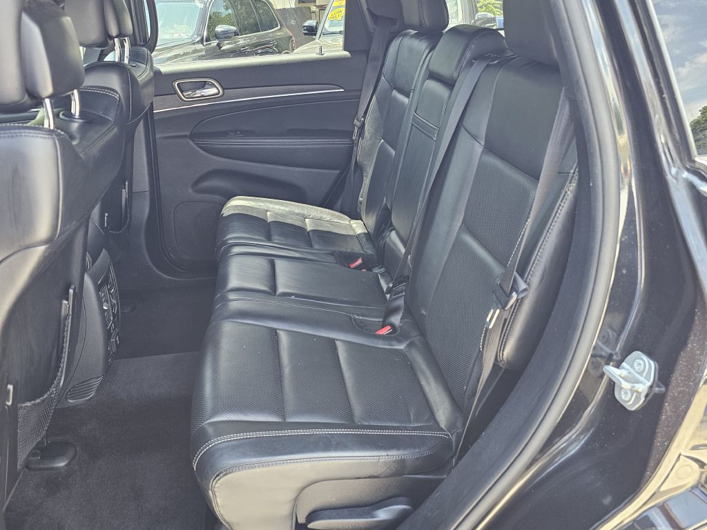 Photo 19 of this JEEP GRAND CHEROKEE
