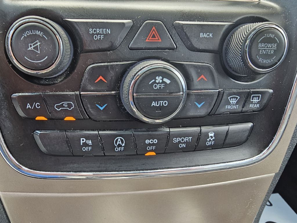 Photo 28 of this JEEP GRAND CHEROKEE