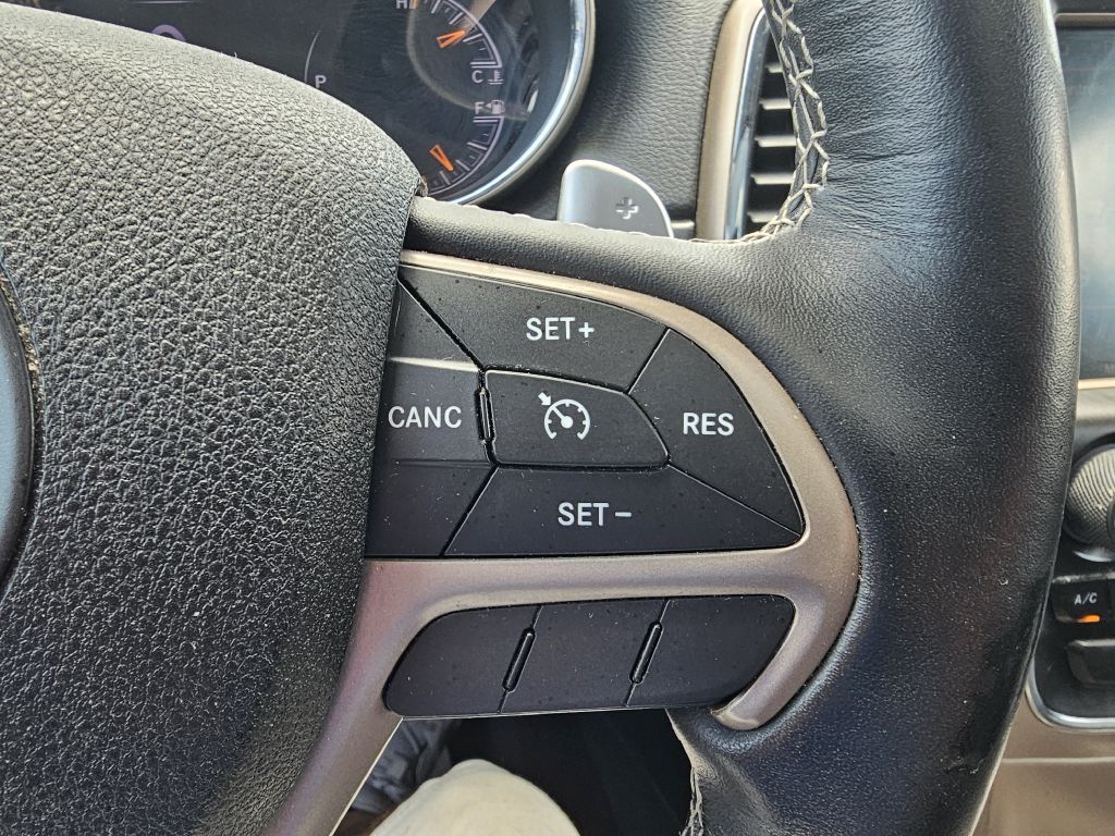 Photo 34 of this JEEP GRAND CHEROKEE