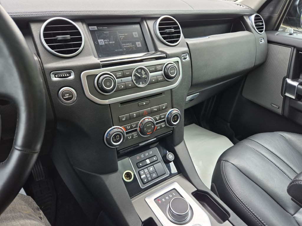 Photo 19 of this LAND ROVER LR4