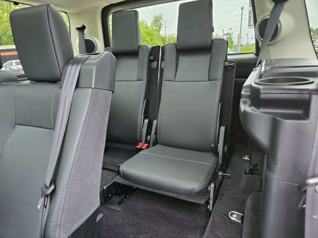 Photo 34 of this LAND ROVER LR4