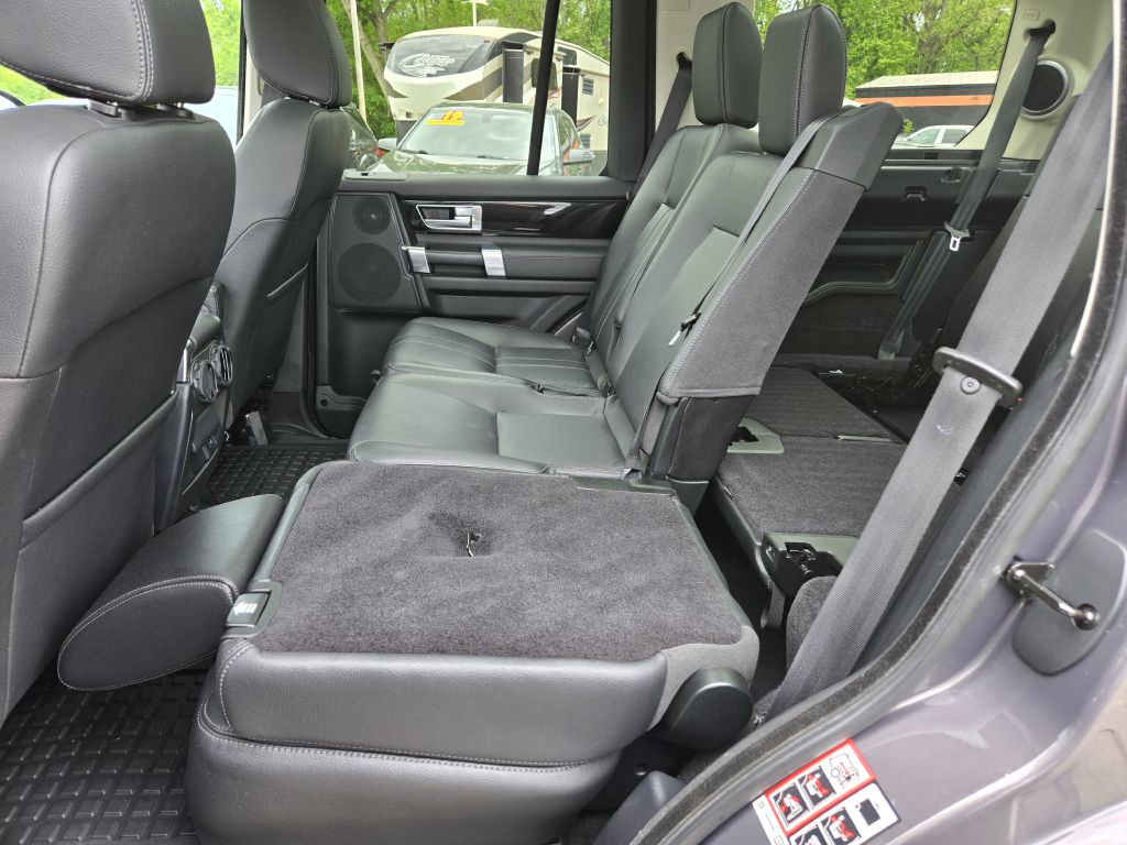Photo 35 of this LAND ROVER LR4