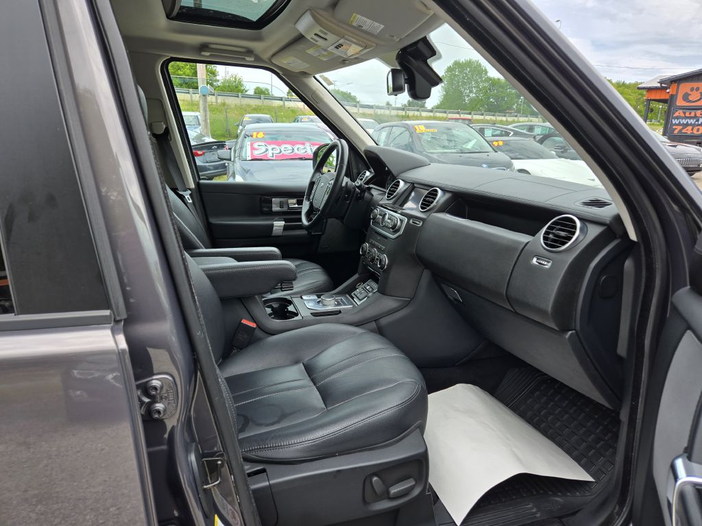 Photo 39 of this LAND ROVER LR4