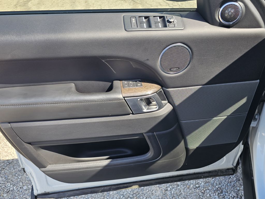 Photo 24 of this LAND ROVER RANGE ROVER SPO