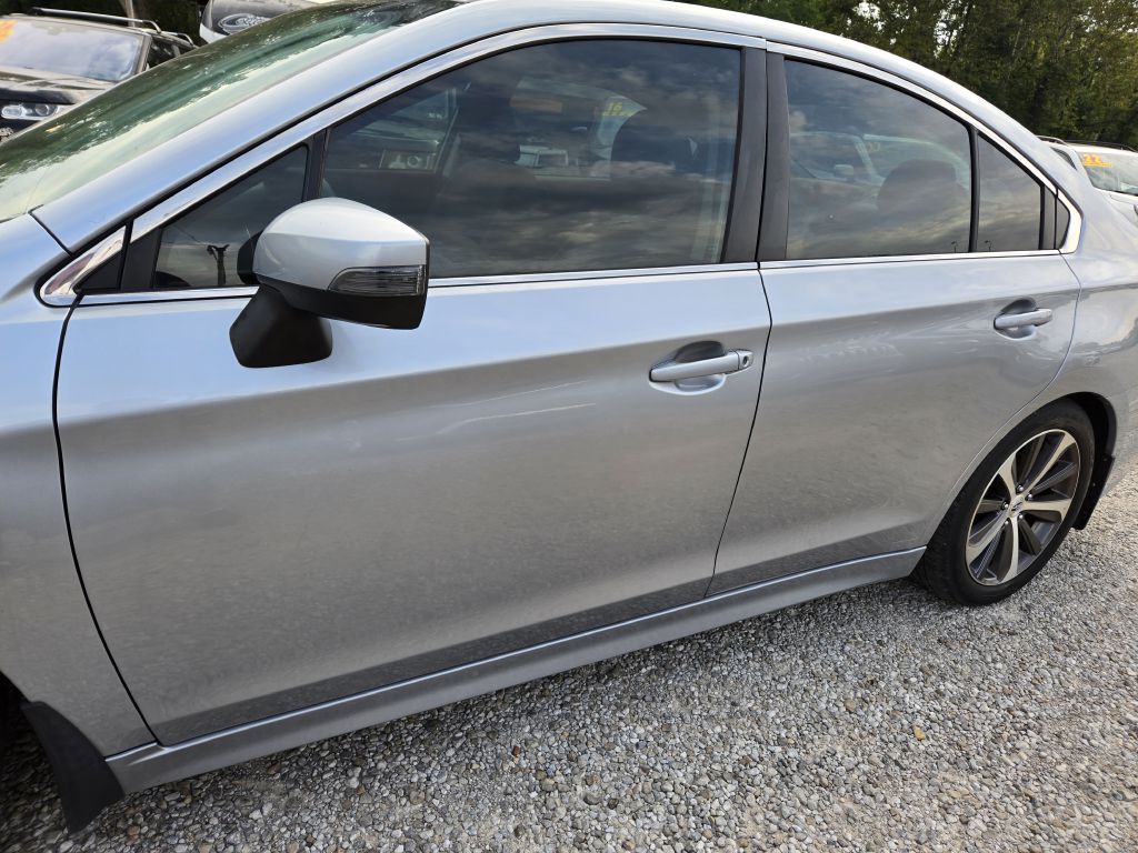 Photo 9 of this SUBARU LEGACY