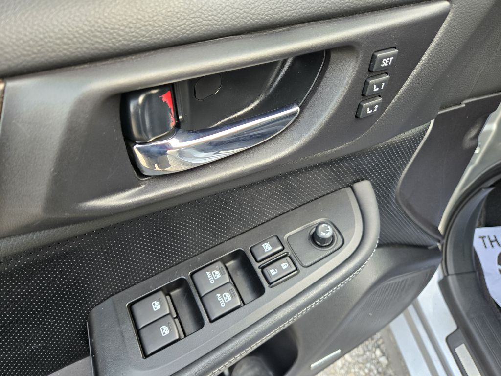 Photo 13 of this SUBARU LEGACY