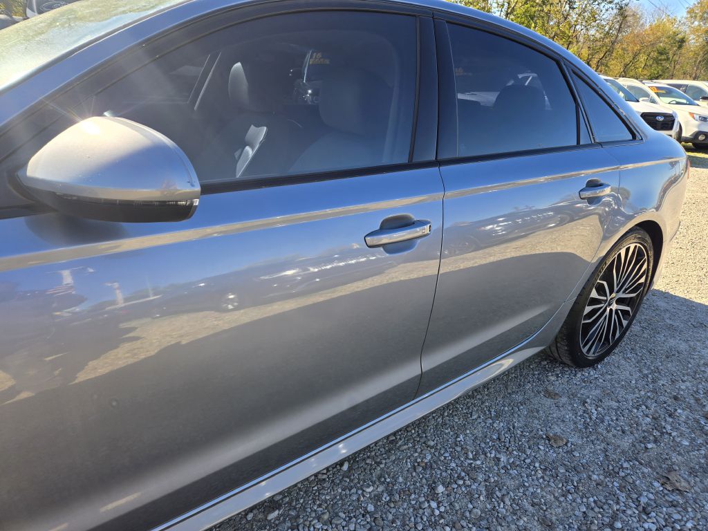 Photo 9 of this AUDI A6
