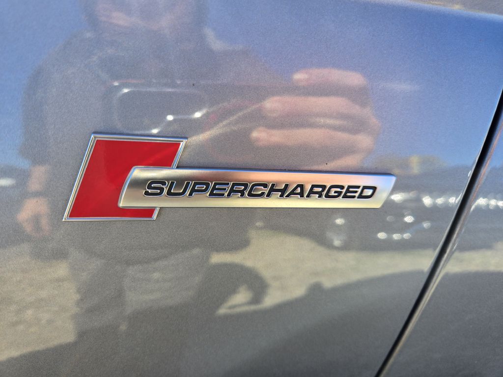 Photo 10 of this AUDI A6