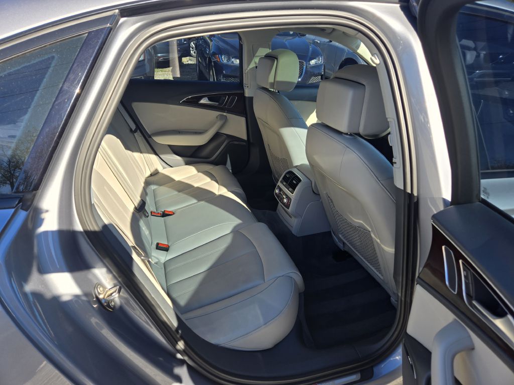 Photo 30 of this AUDI A6