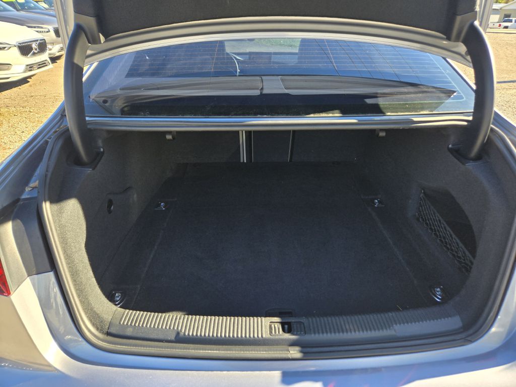 Photo 32 of this AUDI A6