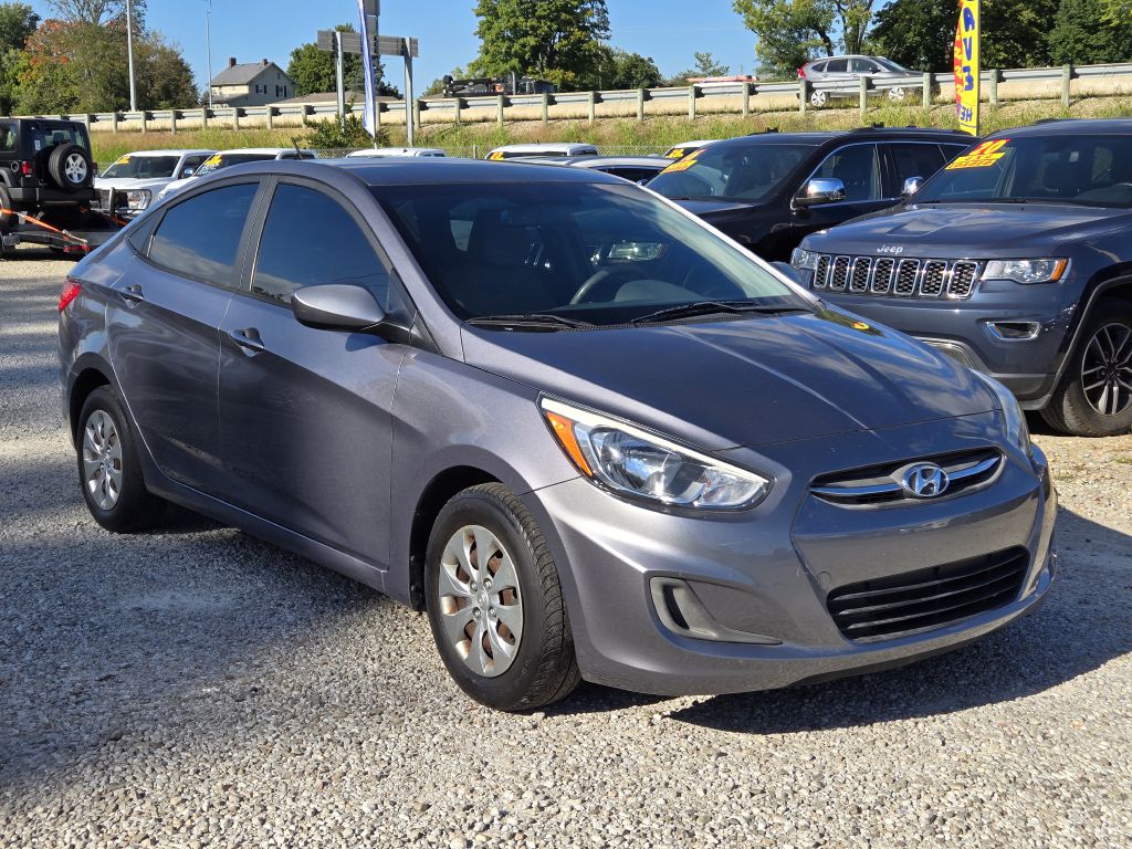 Photo 3 of this HYUNDAI ACCENT