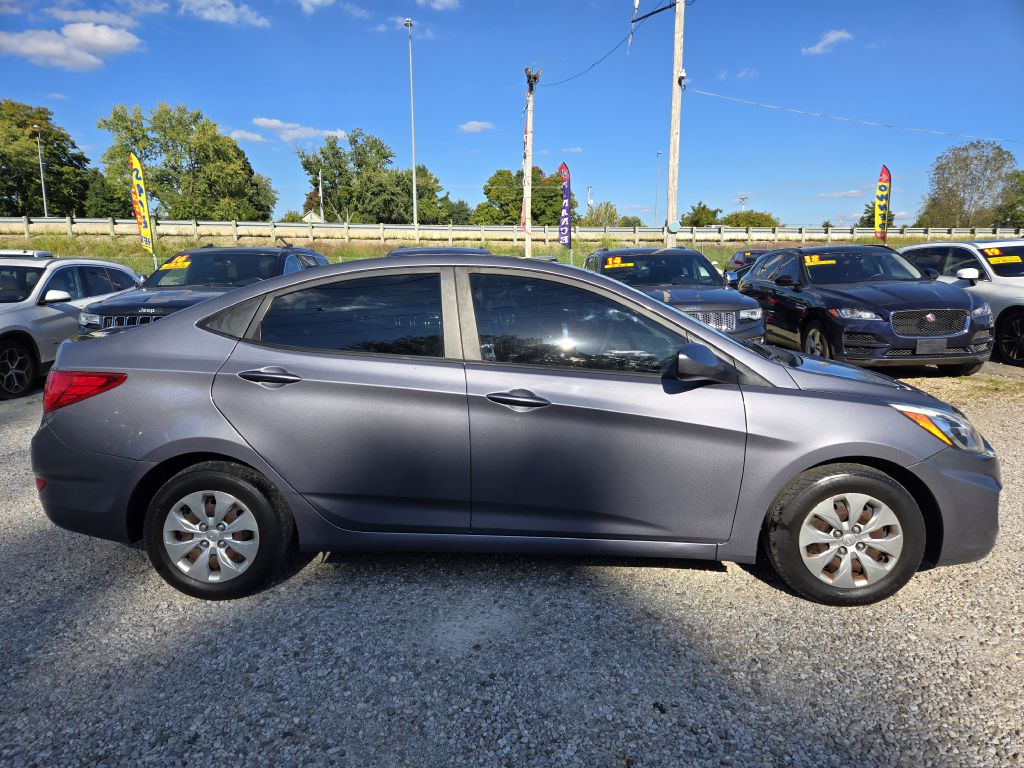 Photo 4 of this HYUNDAI ACCENT