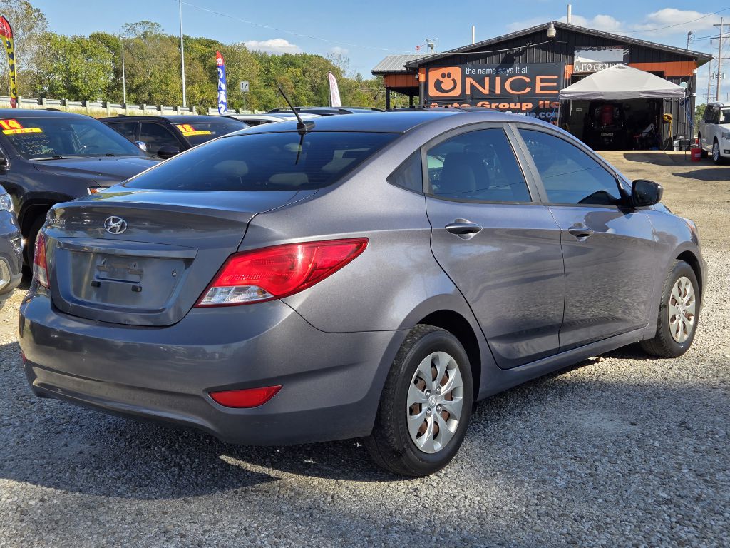 Photo 5 of this HYUNDAI ACCENT