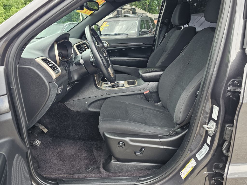 Photo 15 of this JEEP GRAND CHEROKEE