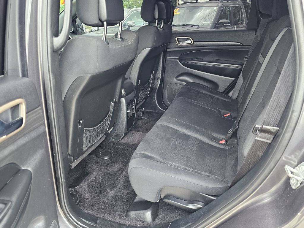 Photo 20 of this JEEP GRAND CHEROKEE