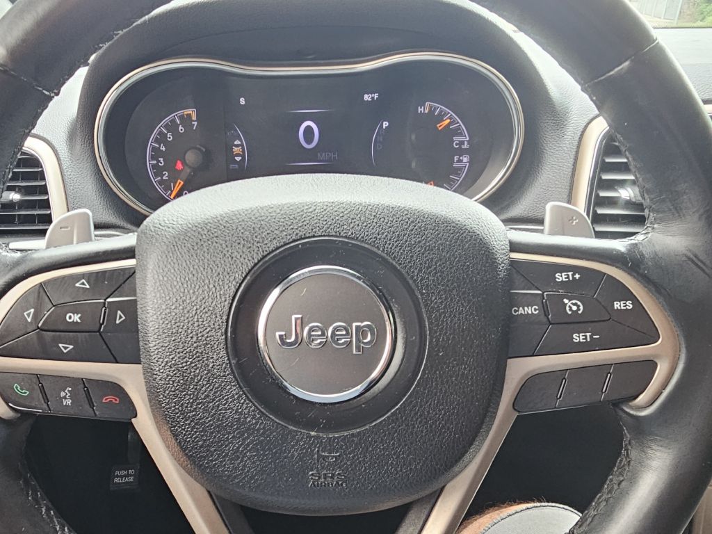 Photo 27 of this JEEP GRAND CHEROKEE