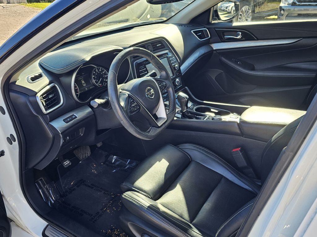 Photo 19 of this NISSAN MAXIMA