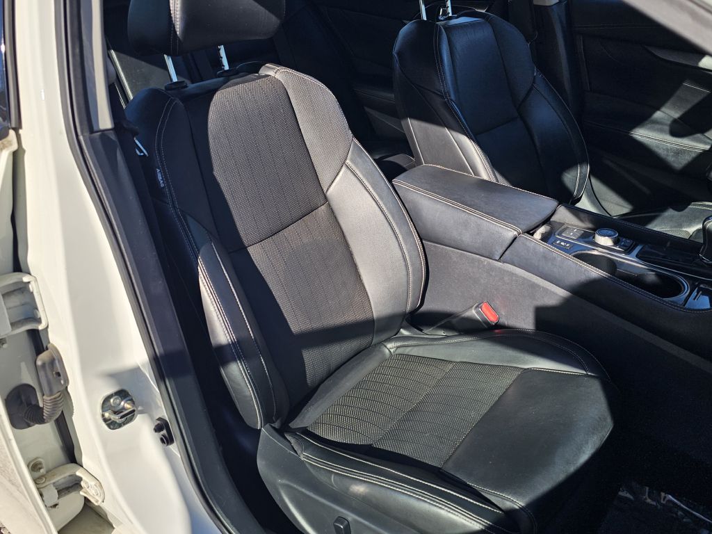 Photo 22 of this NISSAN MAXIMA