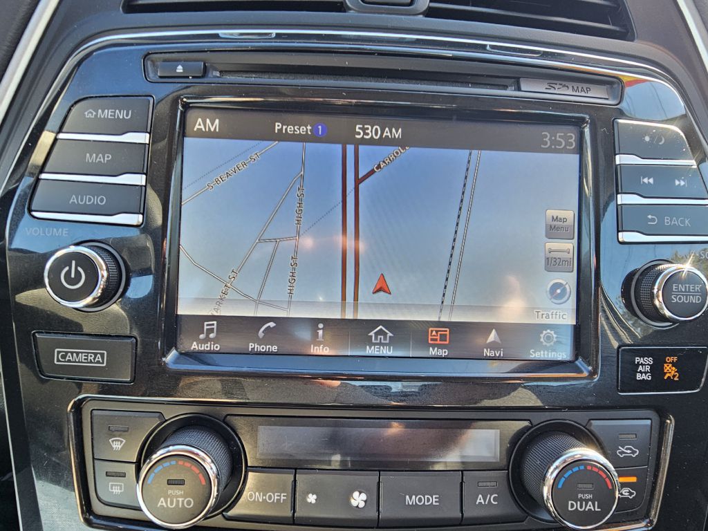Photo 31 of this NISSAN MAXIMA