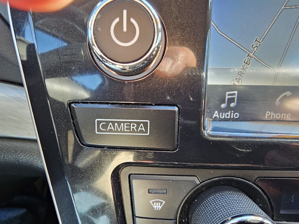 Photo 32 of this NISSAN MAXIMA