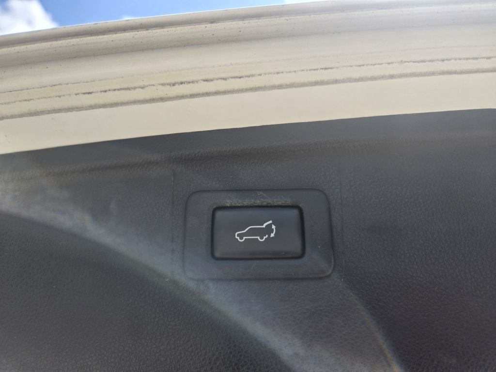 Photo 32 of this SUBARU OUTBACK