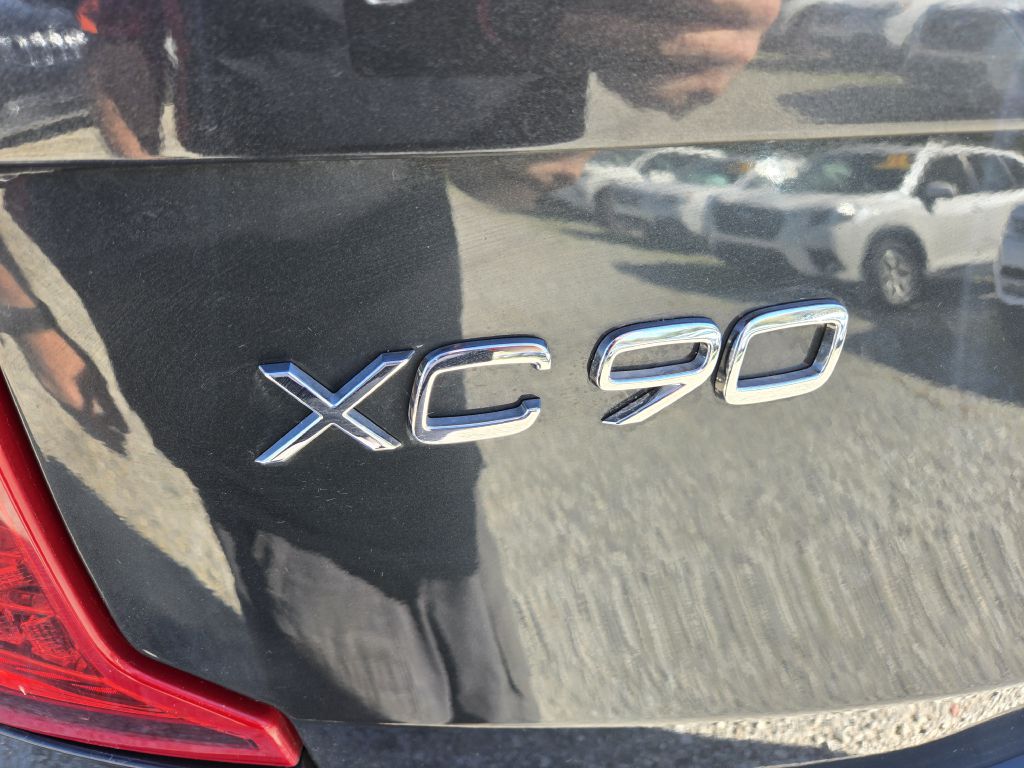 Photo 10 of this VOLVO XC90