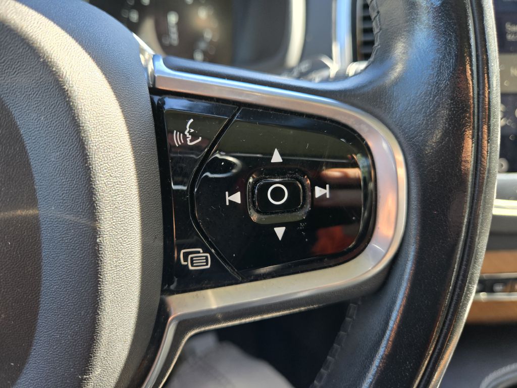 Photo 18 of this VOLVO XC90