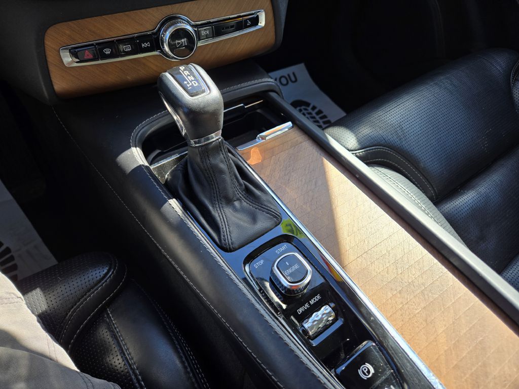 Photo 20 of this VOLVO XC90