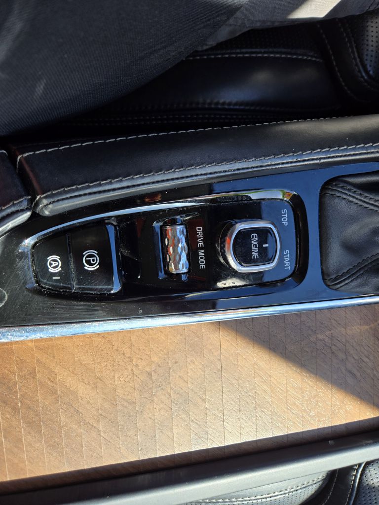 Photo 21 of this VOLVO XC90