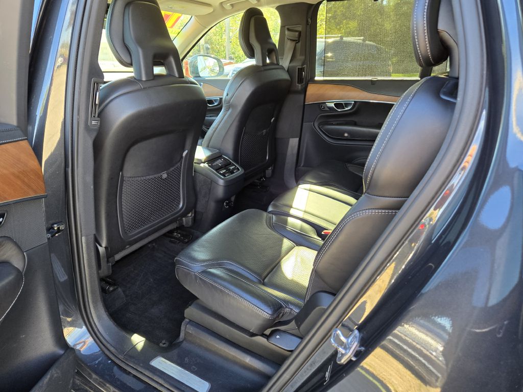 Photo 29 of this VOLVO XC90